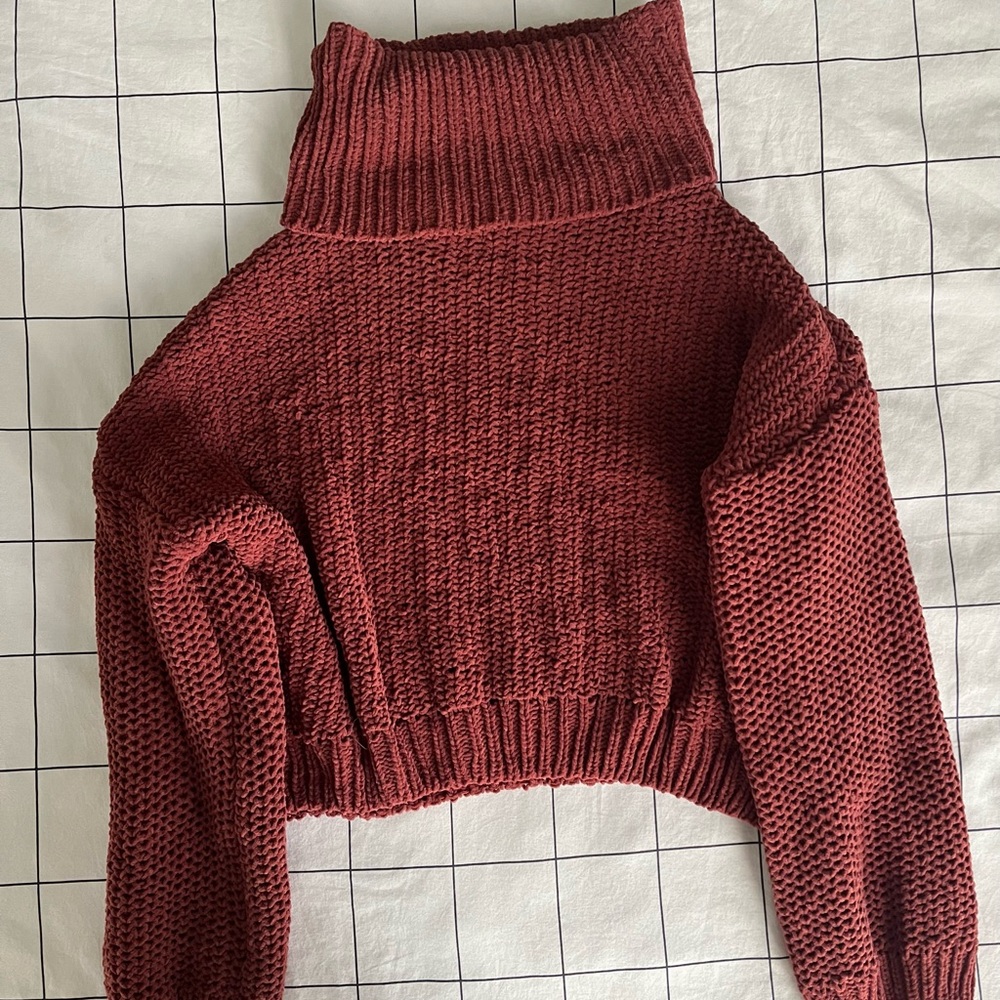 Woven Heart Maroon Turtleneck Sweater. Size XS